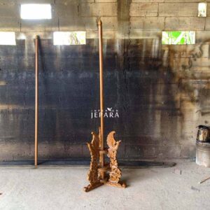 Tiang Bendera Kayu Jati Ukiran Motif Relief Garuda