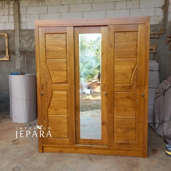 Lemari pakaian Ukiran Kayu Jati 3 pintu Interior Jepara