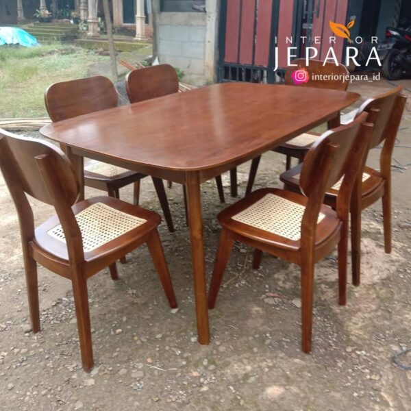Meja Makan Klasik 6 Kursi Media Rotan dan Kayu Jati