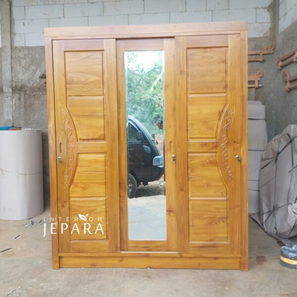 Lemari pakaian Ukiran Kayu Jati 3 pintu Interior Jepara - Image 2