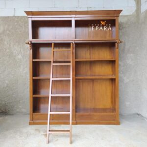 Lemari Buku Kayu Jati Model Perpustakaan Klasik