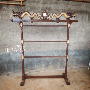 Gantungan Kain Batik Ukiran Bahan Kayu Jati