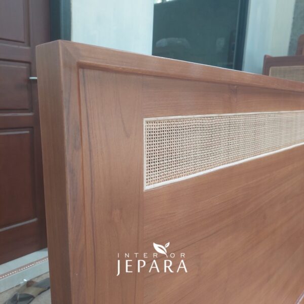 Dipan Rangka Tempat Tidur Kayu Jati Mix Rotan Alami