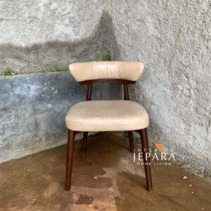 Kursi Makan Kayu Jepara – Elegan & Nyaman