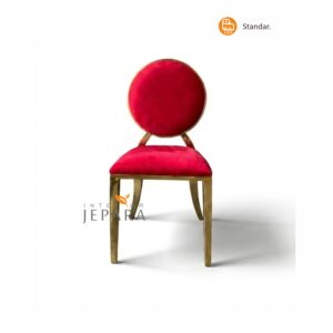 Kursi Elegan Velvet Merah – Sentuhan Mewah Interior Anda