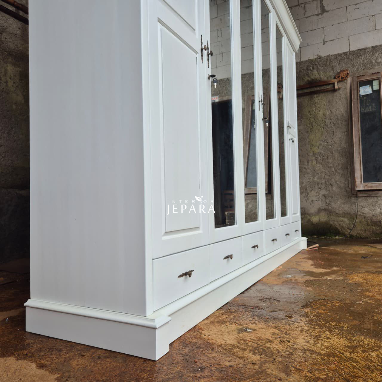 Lemari Pakaian Minimalis Elegan 6 Pintu Cermin Putih Klasik