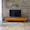 Meja TV Minimalis Kayu Jati Solid – Elegan & Fungsional