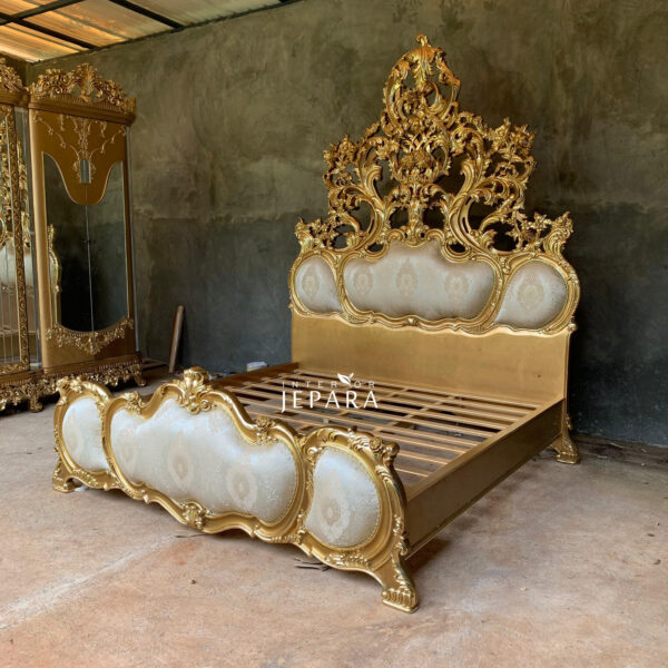 Tempat Tidur Luxury King Mediteranian Full Ukiran