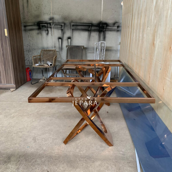 Meja Makan loop Elegan Stainless Steel