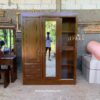 Lemari Pakaian Kayu Jati 3 Pintu Minimalis dengan Cermin dan Laci