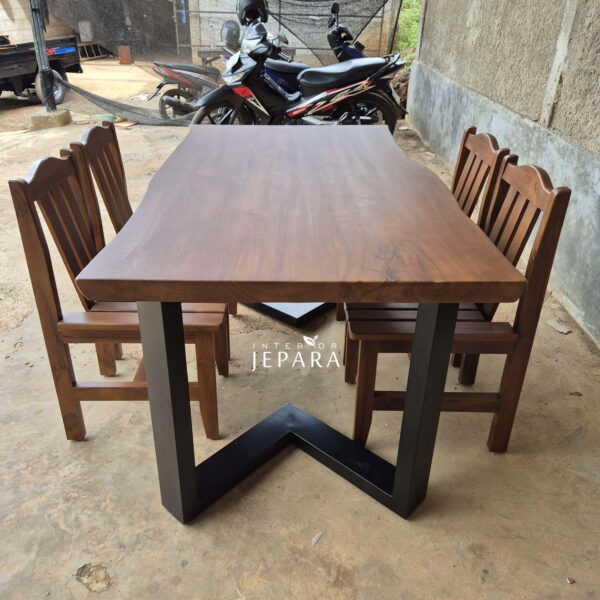 Set Meja Makan Kayu Jati Kaki Besi Modern 4 Kursi