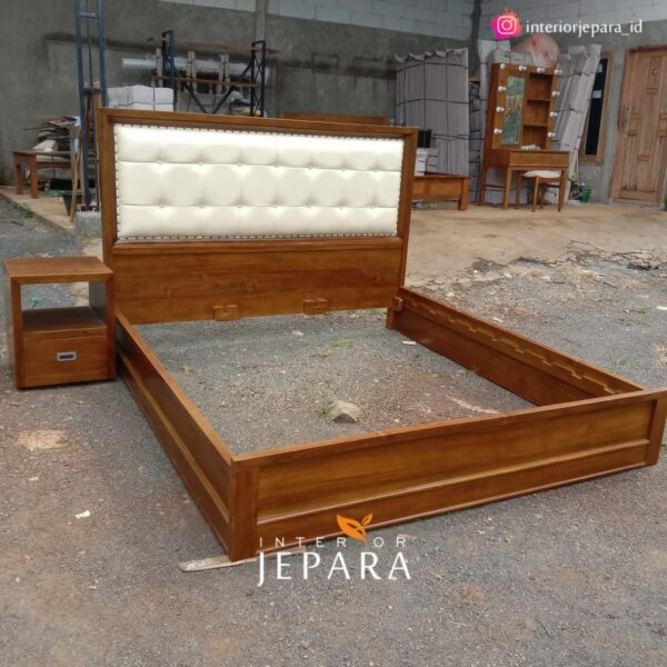 Dipan Minimalis Kayu Jati Solid