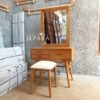 Meja Rias dan Kursi Model Retro Bahan Kayu Jati